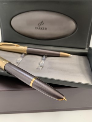 Lot 1115 - A Parker 100 Smoke Bronze fountain pen date...