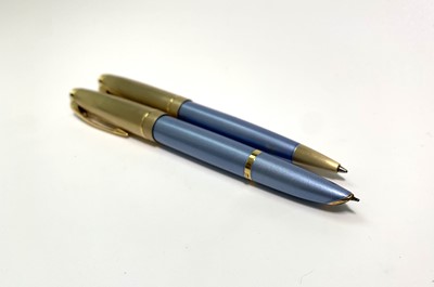 Lot 1116 - A Parker 100 Diamond Blue fountain pen date...