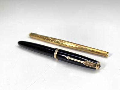 Lot 1132 - A Parker Duofold black fountain pen with 14ct...