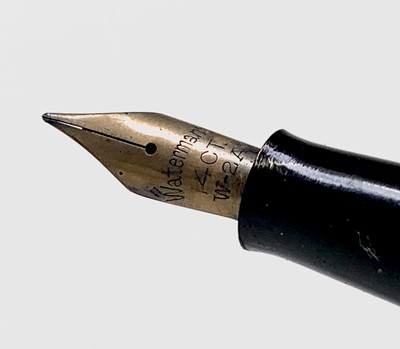 Lot 1150 - A Parker 503 striated pearl fountain pen with...