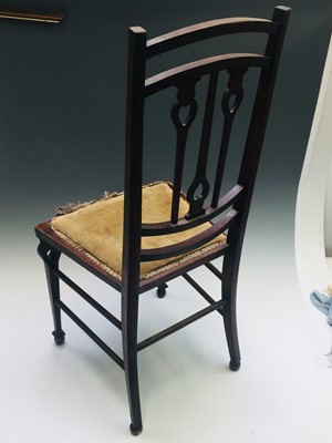 Lot 3173 - An Art & Crafts side chair, verticle splats...