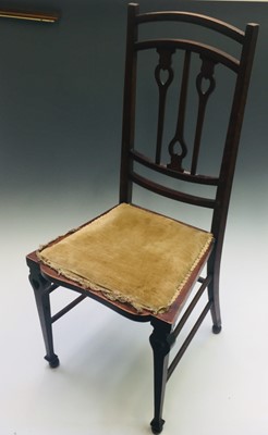 Lot 3173 - An Art & Crafts side chair, verticle splats...