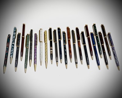 Lot 1180 - 23 L'Plume slimline ballpoint pens