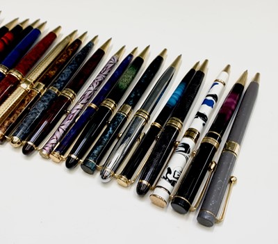 Lot 1181 - 20 L'Plume ballpoint pens