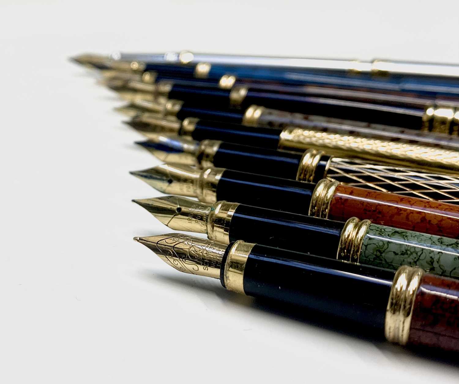 Lot 1183 - 10 L'Plume fountain pens