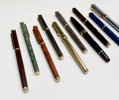 Lot 1183 - 10 L'Plume fountain pens