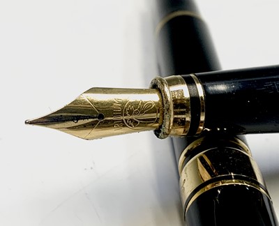 Lot 1184 - 10 L'Plume fountain pens