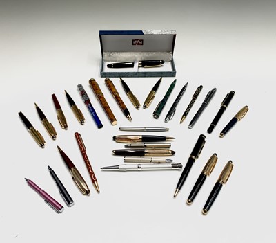 Lot 1208 - A Cross fountain pen and matching ballpoint...