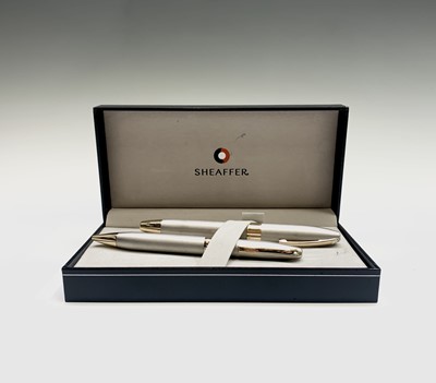 Lot 1219 - A Sheaffer brushed silver Legacy fountain pen...