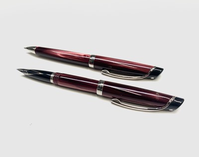 Lot 1227 - A Sheaffer Valor burgundy fountain pen with...