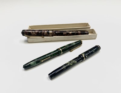 Lot 1245 - A Conway Stewart Dinkie 550 fountain pen with...