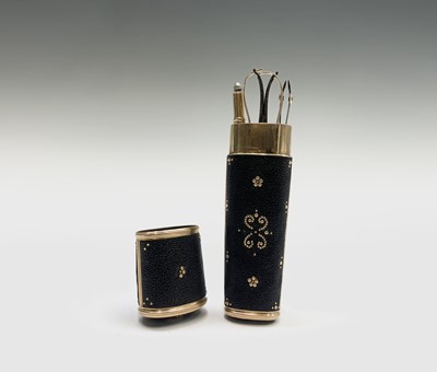 Lot 369 - A French etui from the late 18th/early 19th...