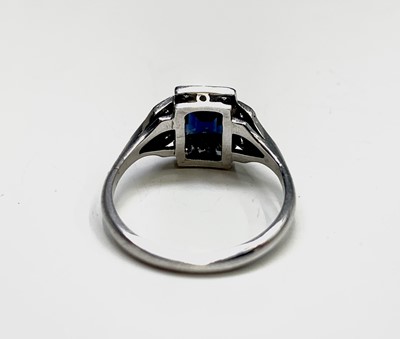 Lot 90 - An Art Deco 18ct white gold and platinum ring...
