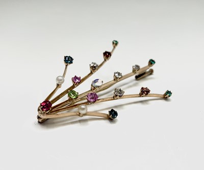 Lot 437 - A gold comet brooch set with four diamonds...