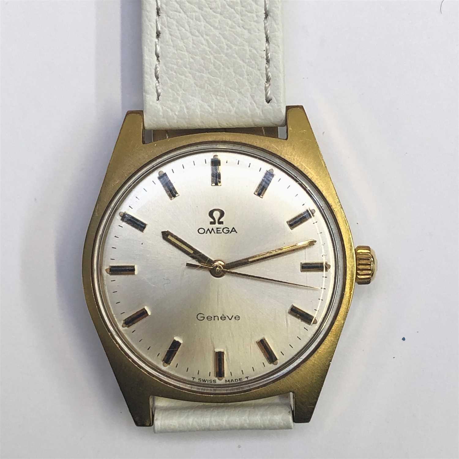 Lot 2738 - An Omega Geneva gold plated gentlemen's wrist...