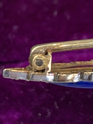 Lot 46 - A Belle Epoch diamond set brooch with wings of...