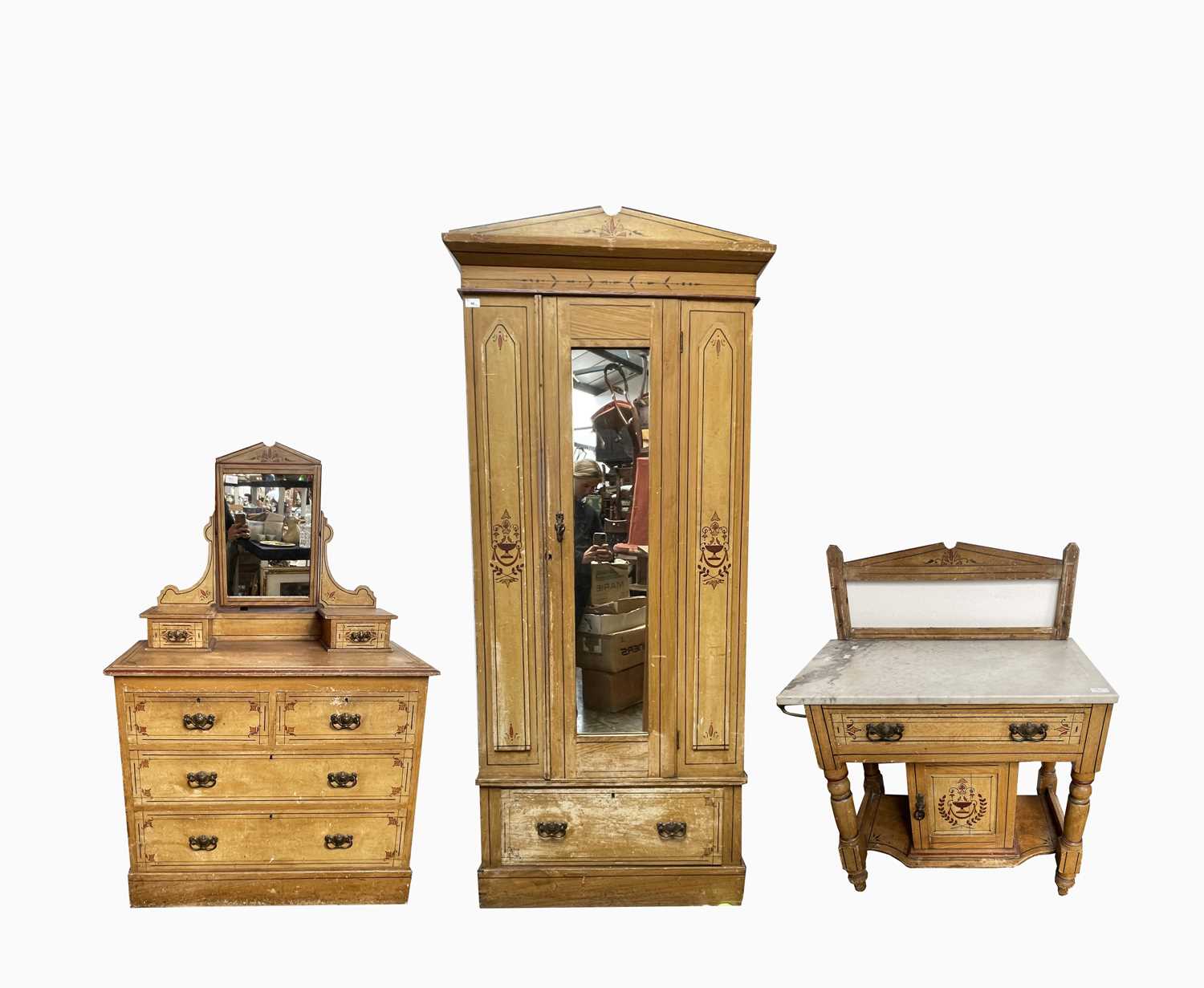 Lot 88 - An Edwardian pine three piece bedroom suite,...