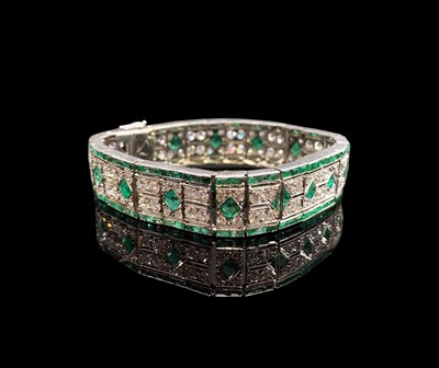 Lot 366 - A tasteful yet opulent 1920s French 18ct white...
