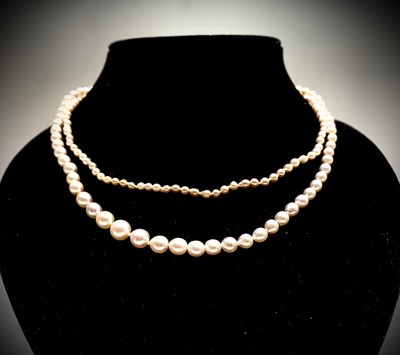 Lot 92 - A pearl necklace 20gm