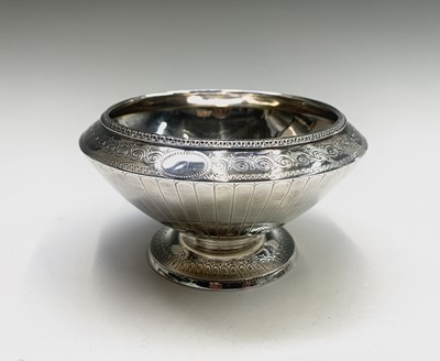 Lot 1054 - A handsome 'Barnards' silver bon-bon bowl, the...