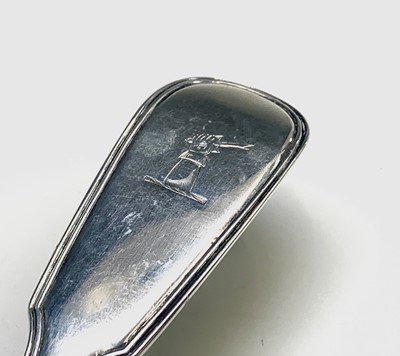 Lot 1058 - A fiddle & thread fish slice by Mary Chawner,...