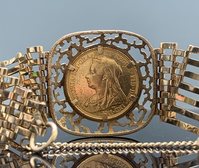 Lot 634 - A late Victorian full sovereign mounted in a...