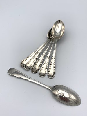Lot 1032 - A set of six silver coffee spoons and a pair...