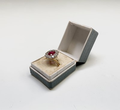 Lot 288 - An oval ruby of 1.3ct set in a gold ring...