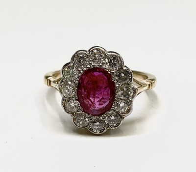 Lot 288 - An oval ruby of 1.3ct set in a gold ring...