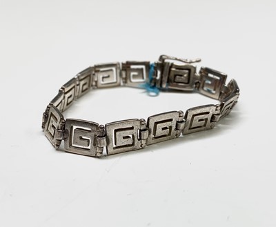 Lot 426 - A silver necklace, a silver bracelet, a...