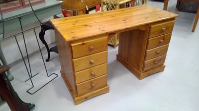 Lot 51 - Modern pine dressing table. Height 76.5cm...