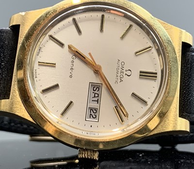 Lot 353 - A Men's gold plated Omega Geneve day date...