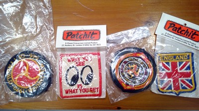Lot 84 - A collection of vintage patches.
