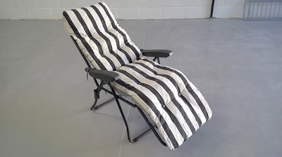 Lot 147 - Sunlounger in good condition.