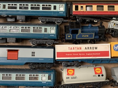 Lot 400 - OO Gauge Model Railways - 2 boxes containing a...
