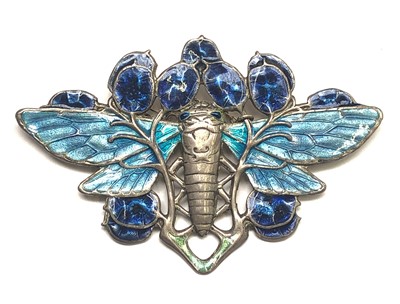 Lot 2619 - An Arts and Crafts enamelled silver brooch in...