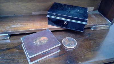 Lot 185 - Tin cash box "John Phillips light of London...