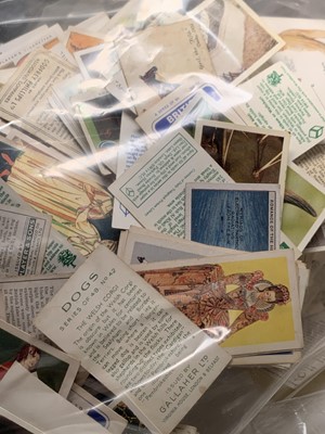Lot 838 - Cigarette, Trade Cards & Ephemera - A box...