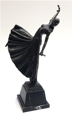 Lot 309 - An Art Deco style bronze sculpture of a female...