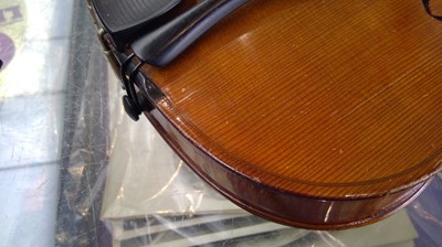 Lot 99 - A late 19th/early 20th Century violin,...