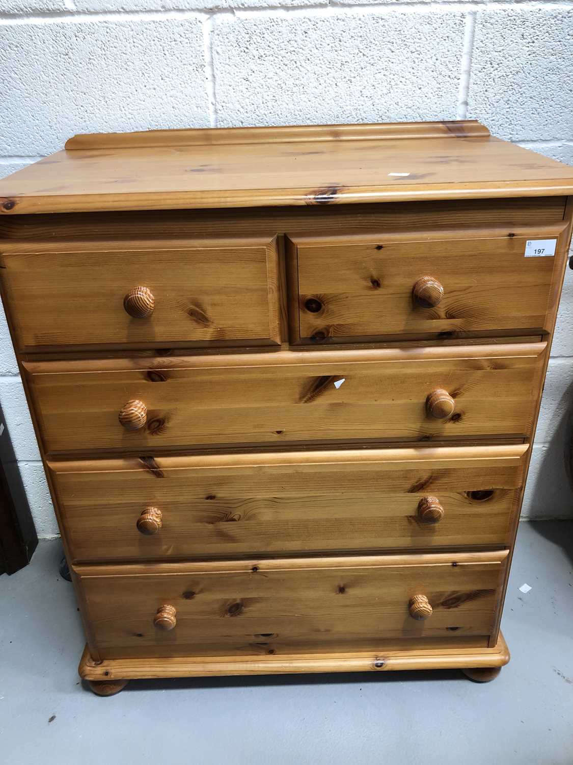 Lot 197 - Modern pine chest of drawers, height 95cm