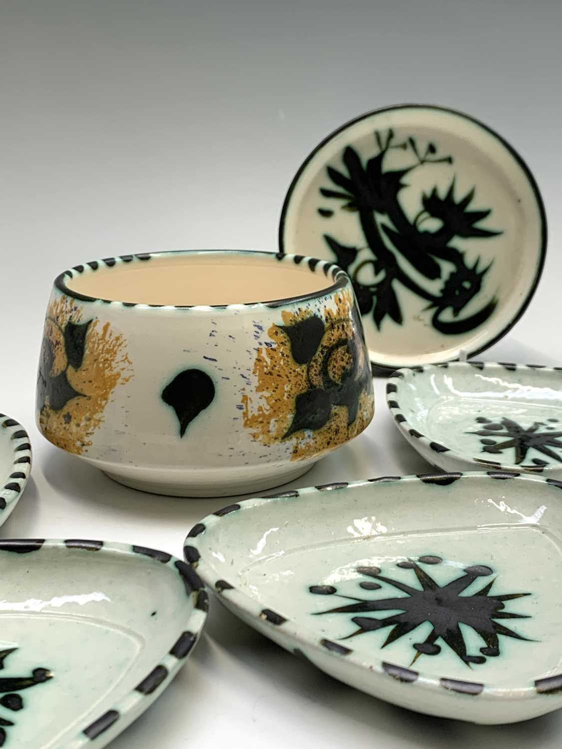 Lot 891 A Celtic Pottery (Newlyn) bowl, height 8cm,