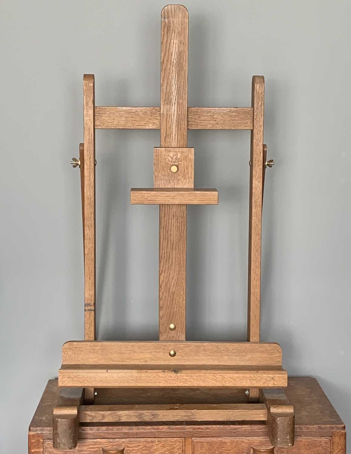 Lot 1267 An oak table top studio easel Maximum