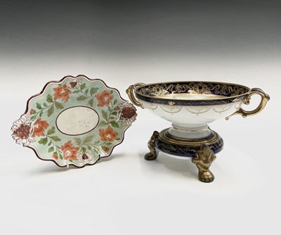 Lot 906 - A pearlware dessert dish, circa 1840, the...