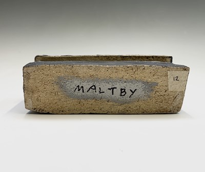 Lot 111 - John MALTBY (1936 - 2020) Ceramic box Signed...