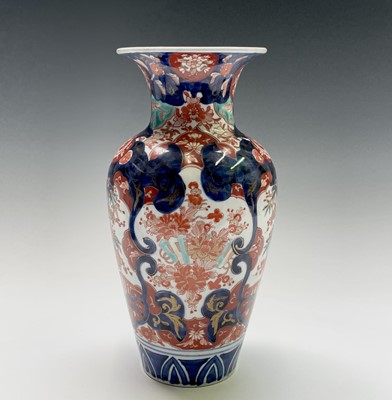 Lot 389 - A Japanese Imari baluster vase, late 19th...