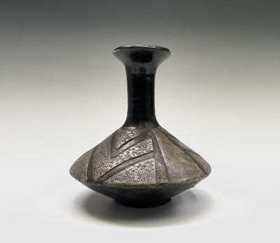 Lot 907 - John BEDDING (b.1947) A studio pottery vase of...