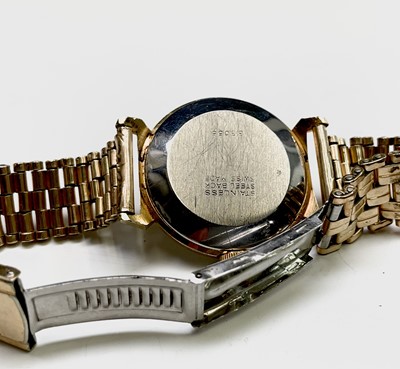 Lot 113 - A gentleman's Services wristwatch with 5 jewel...