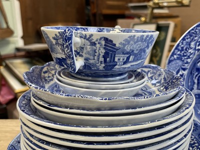 Lot 945 - An extensive Spode 'Italian' pattern dinner...