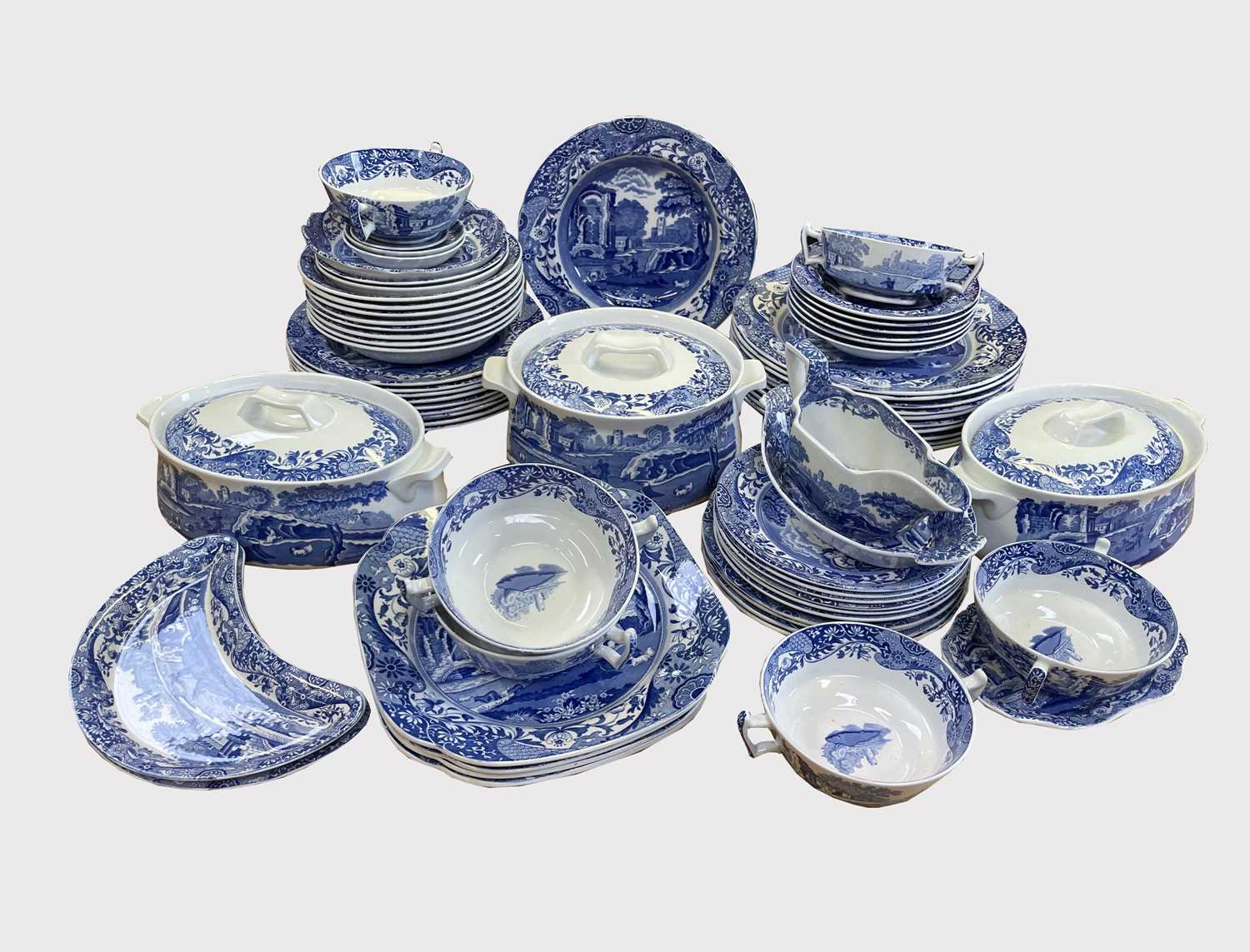 Lot 945 - An extensive Spode 'Italian' pattern dinner...